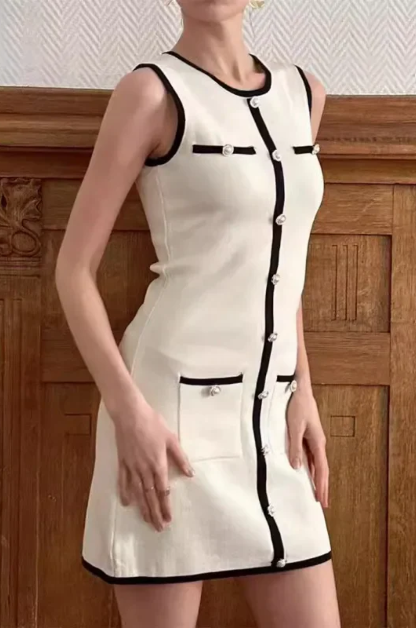 Carmela – Elegant Contrast – Knit Dress