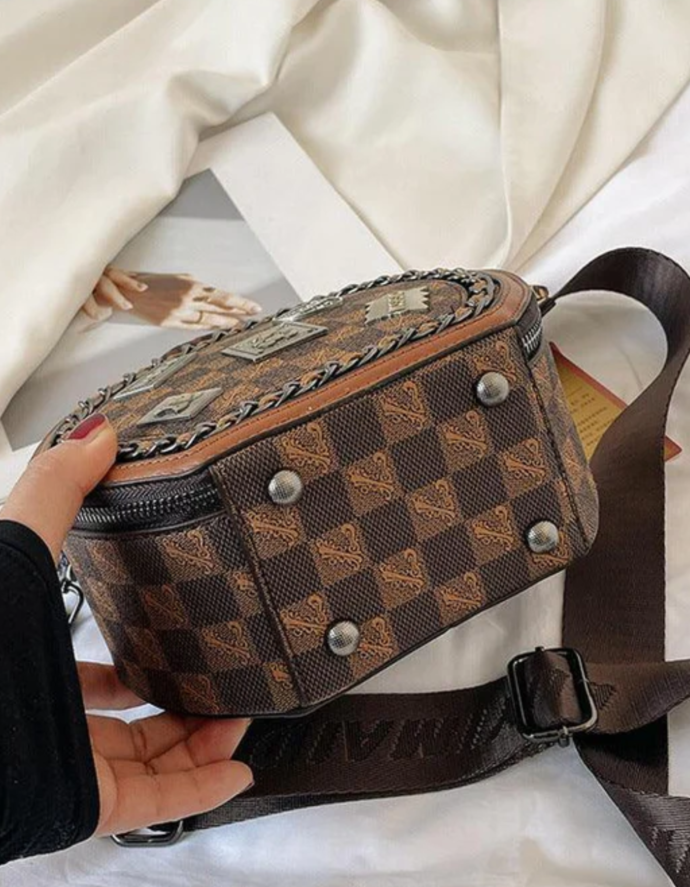 Velloire – Vintage patchwork charm – Crossbody handbag