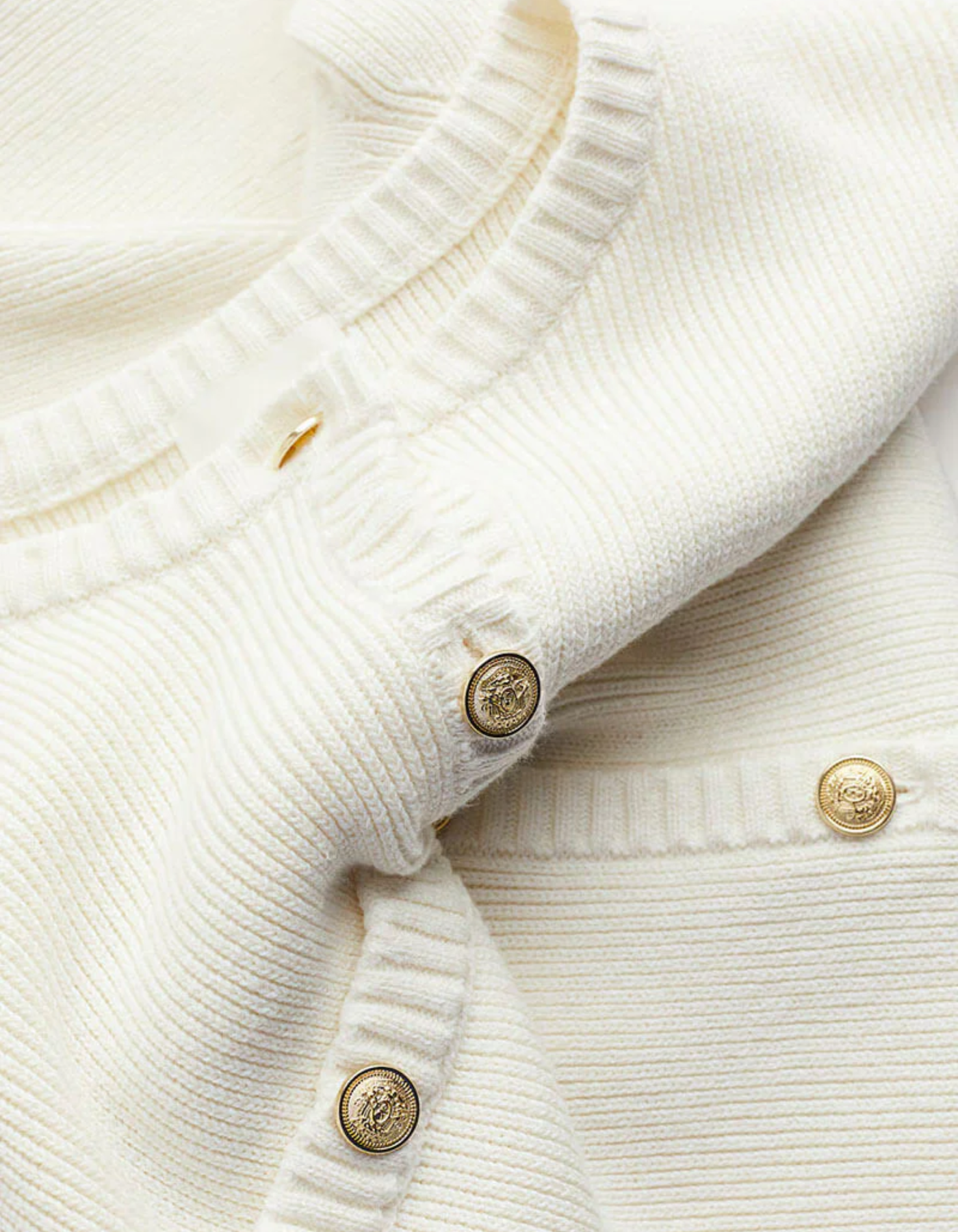 Clara – Chic button details – Knit dress