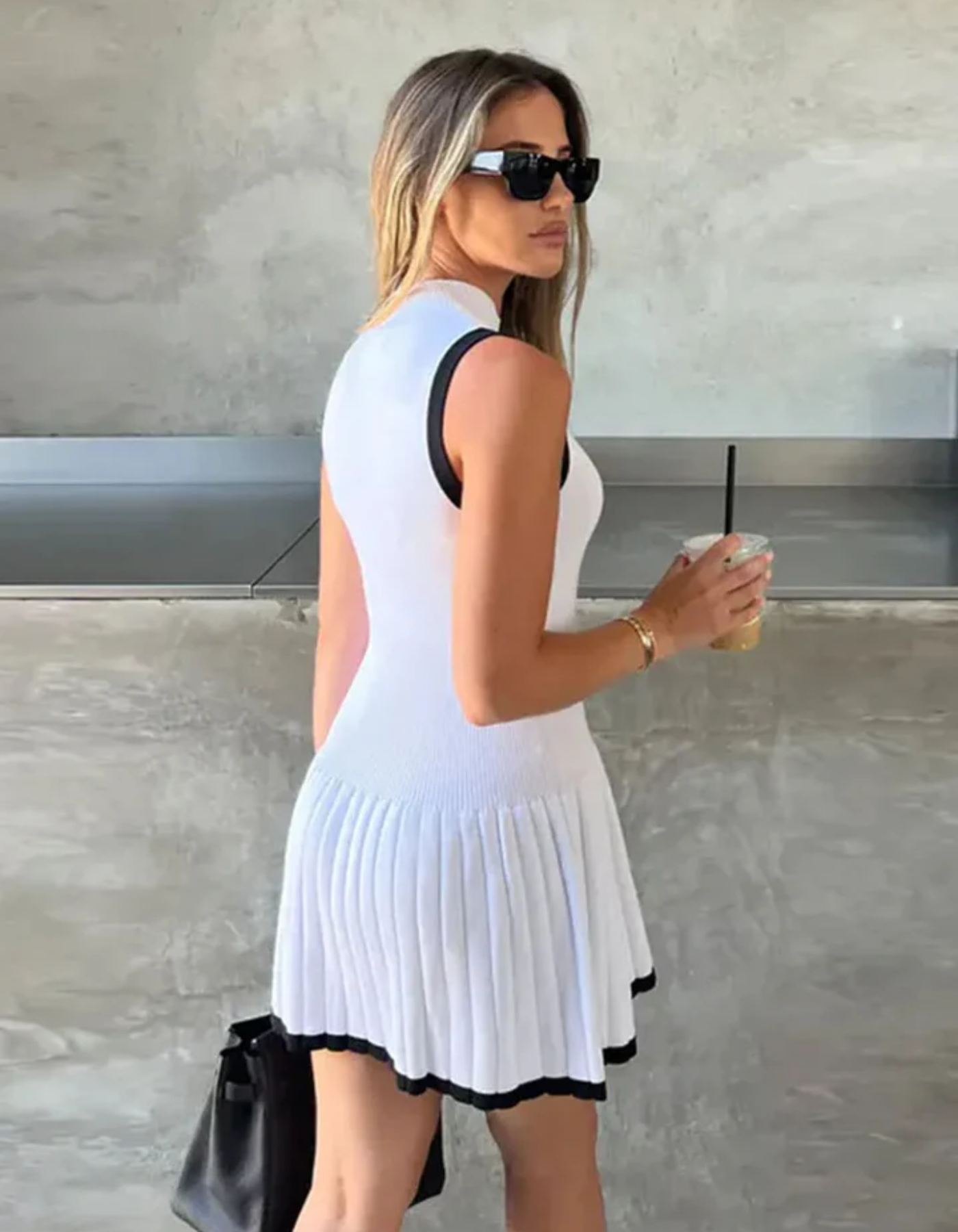 Alessia – Pleated Elegance – Sleeveless Dress