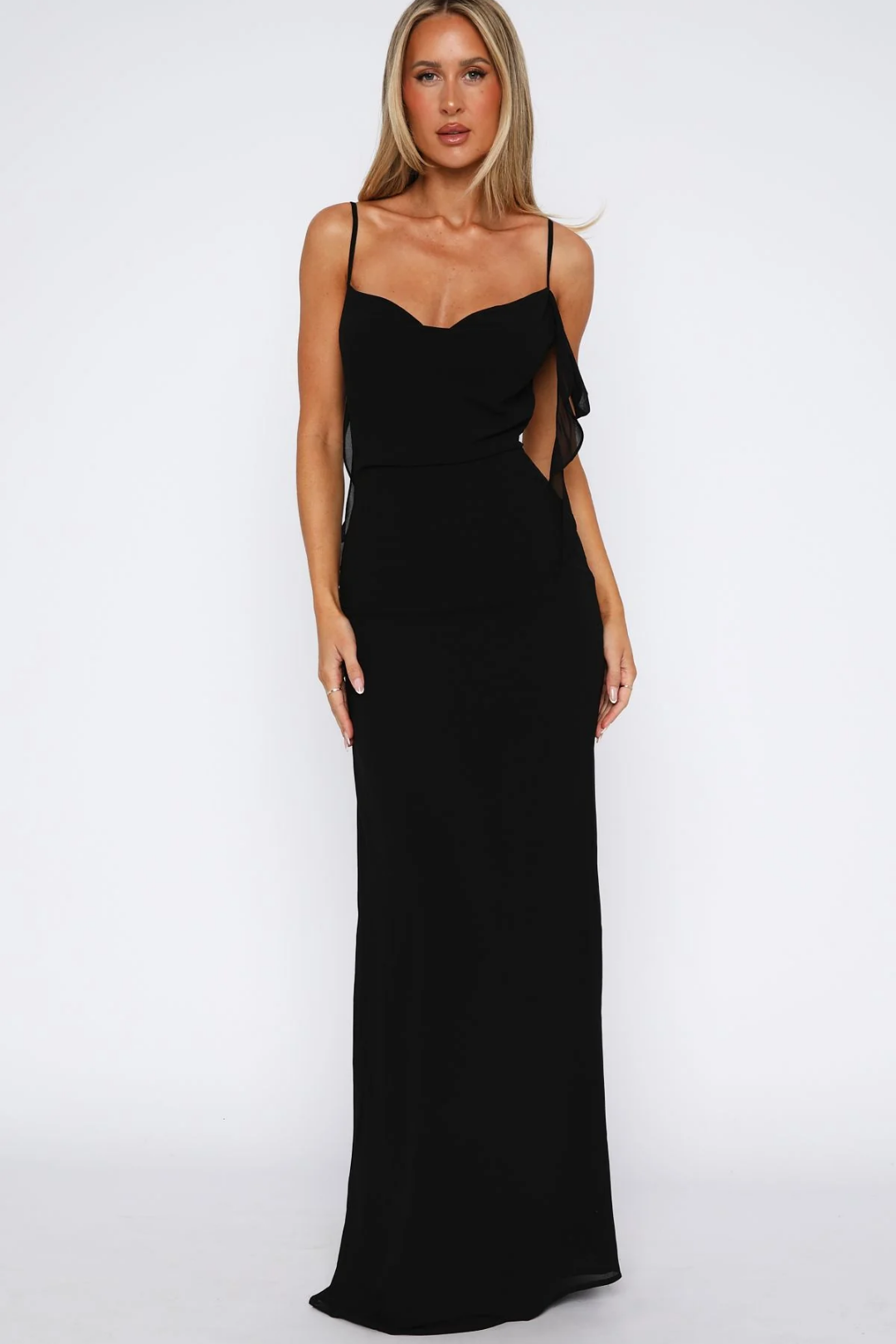 Veselinne – Draped shoulder detail – Maxi dress