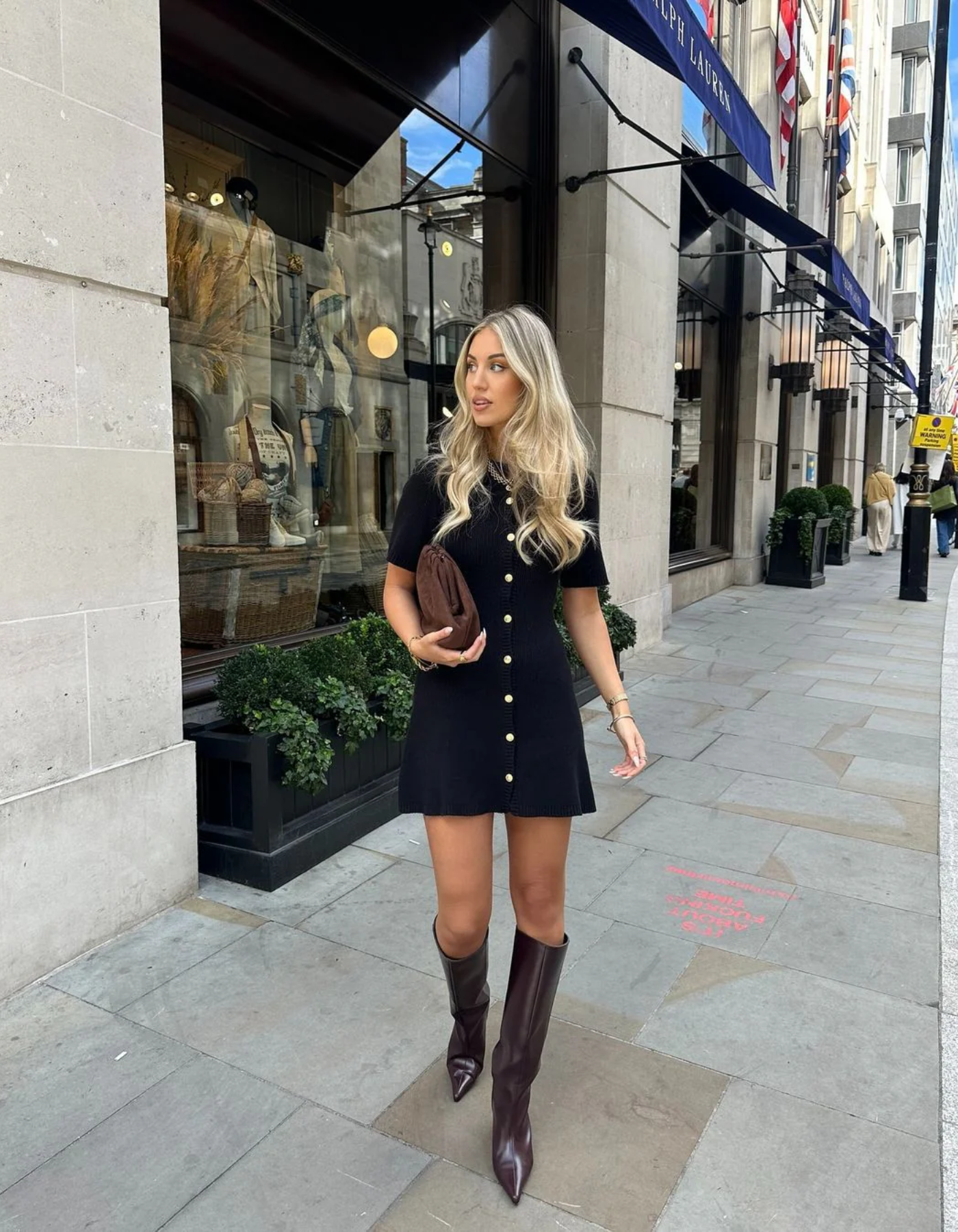 Clara – Chic button details – Knit dress