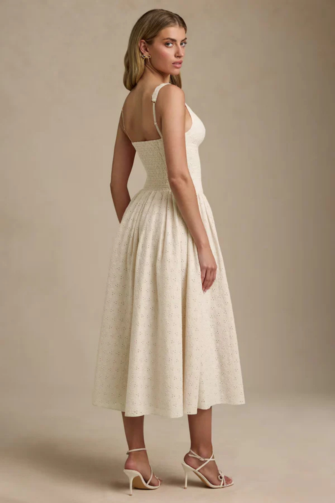 Izabella – Feminine charm – Midi dress