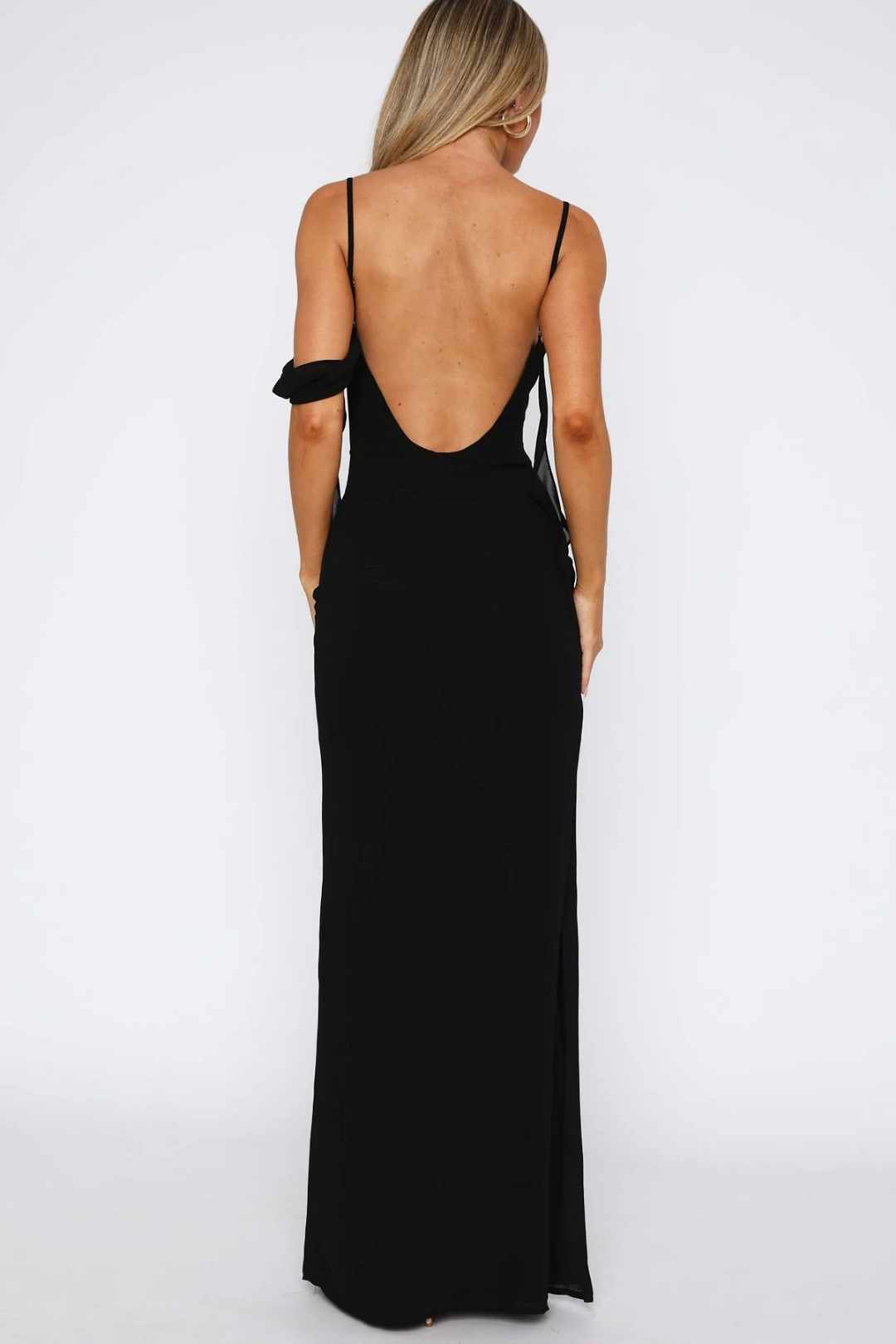 Veselinne – Draped shoulder detail – Maxi dress