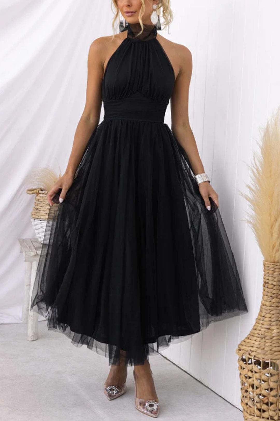 Valencienne – Halter neckline elegance – Tulle midi dress
