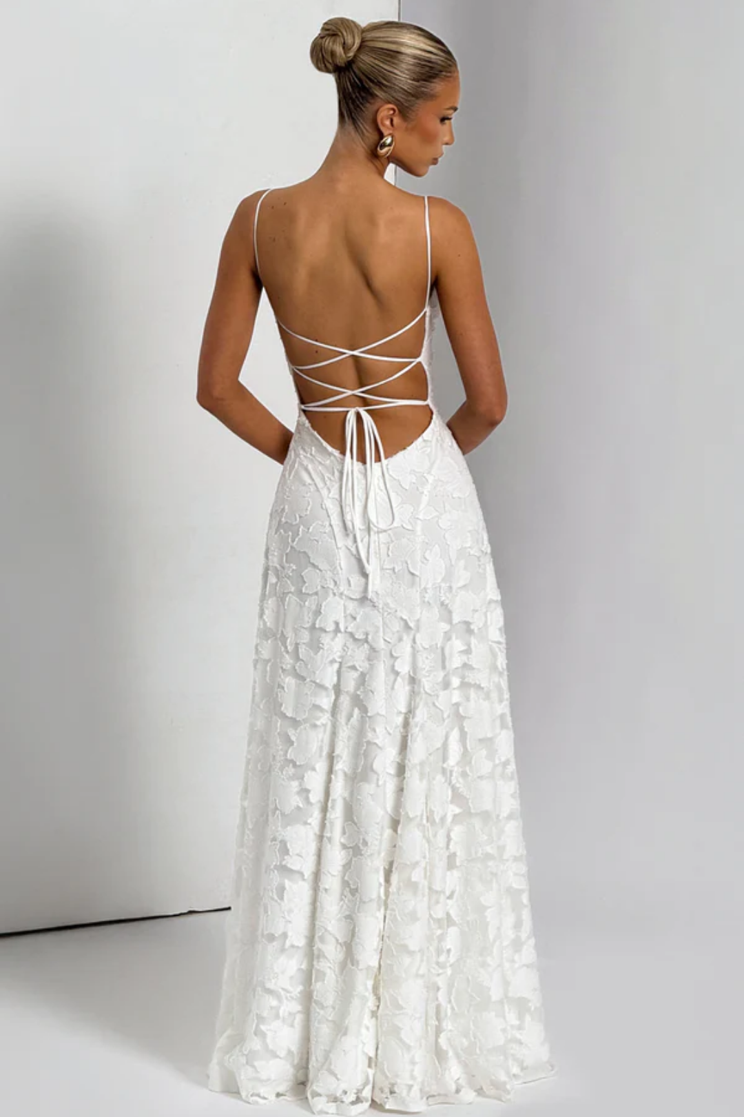 Lunariare – Floral lace elegance – Maxi dress
