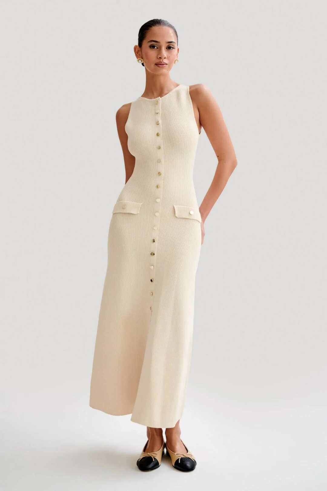 Leonna – Effortless buttoned elegance – Midi dress