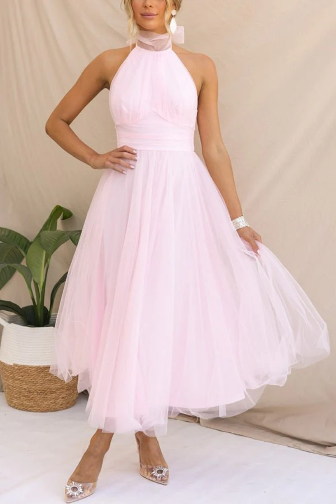 Valencienne – Halter neckline elegance – Tulle midi dress