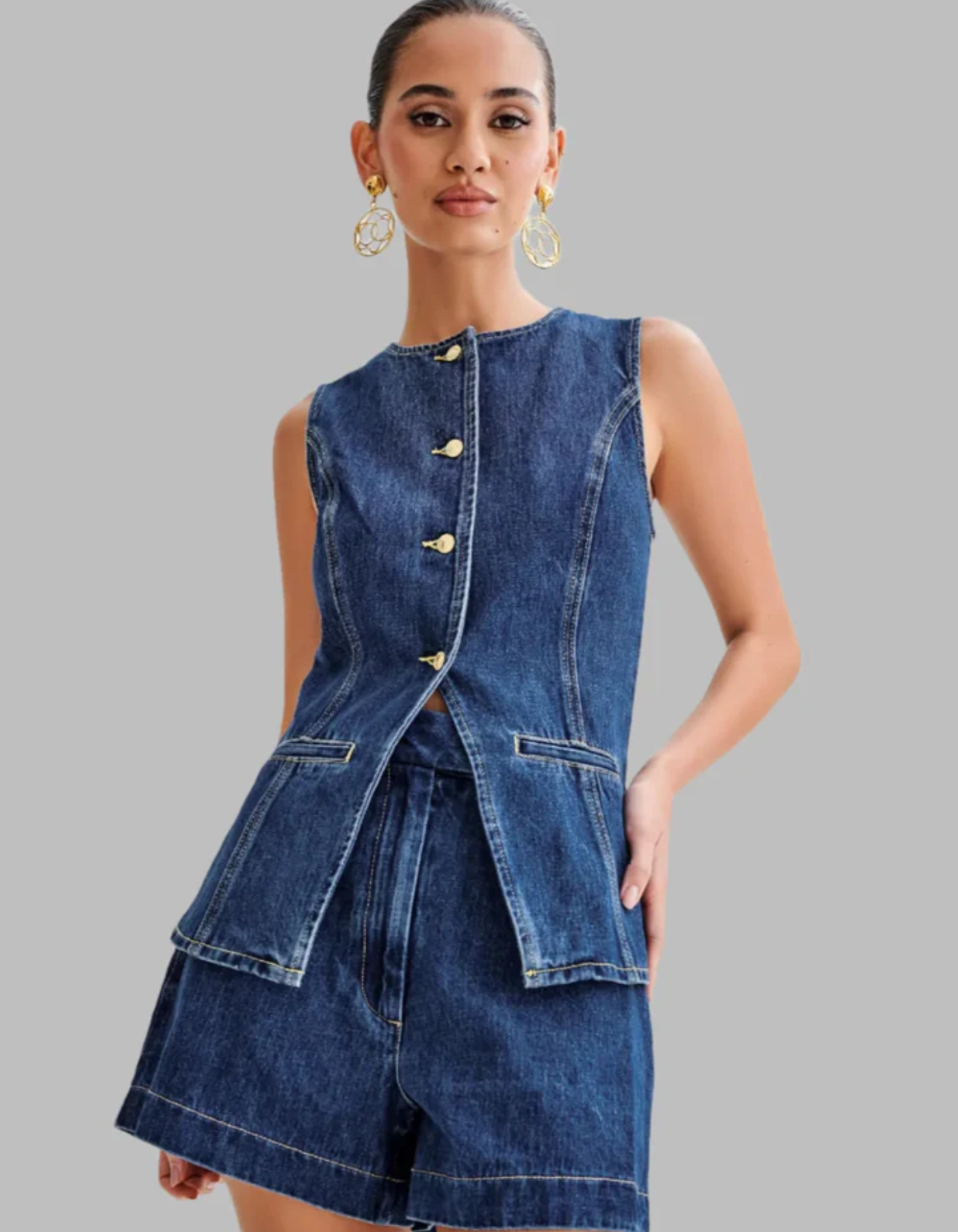 Lila – Button-Detail Denim Set – Top and Shorts
