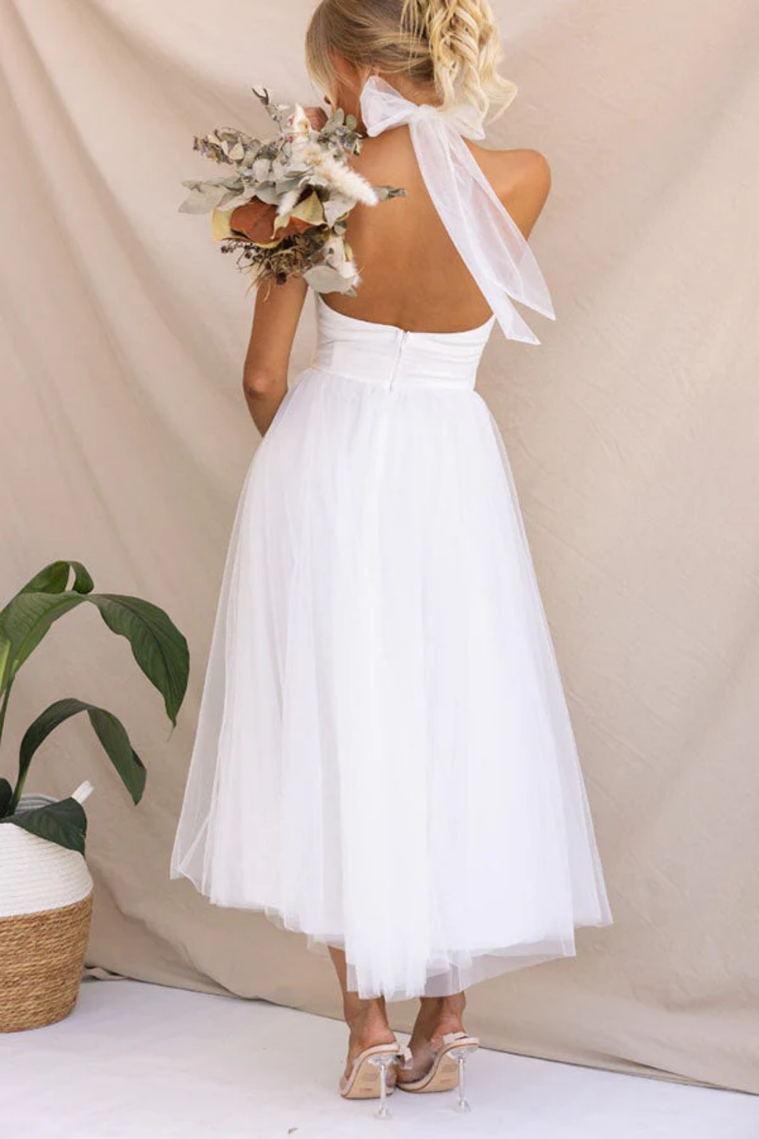 Valencienne – Halter neckline elegance – Tulle midi dress
