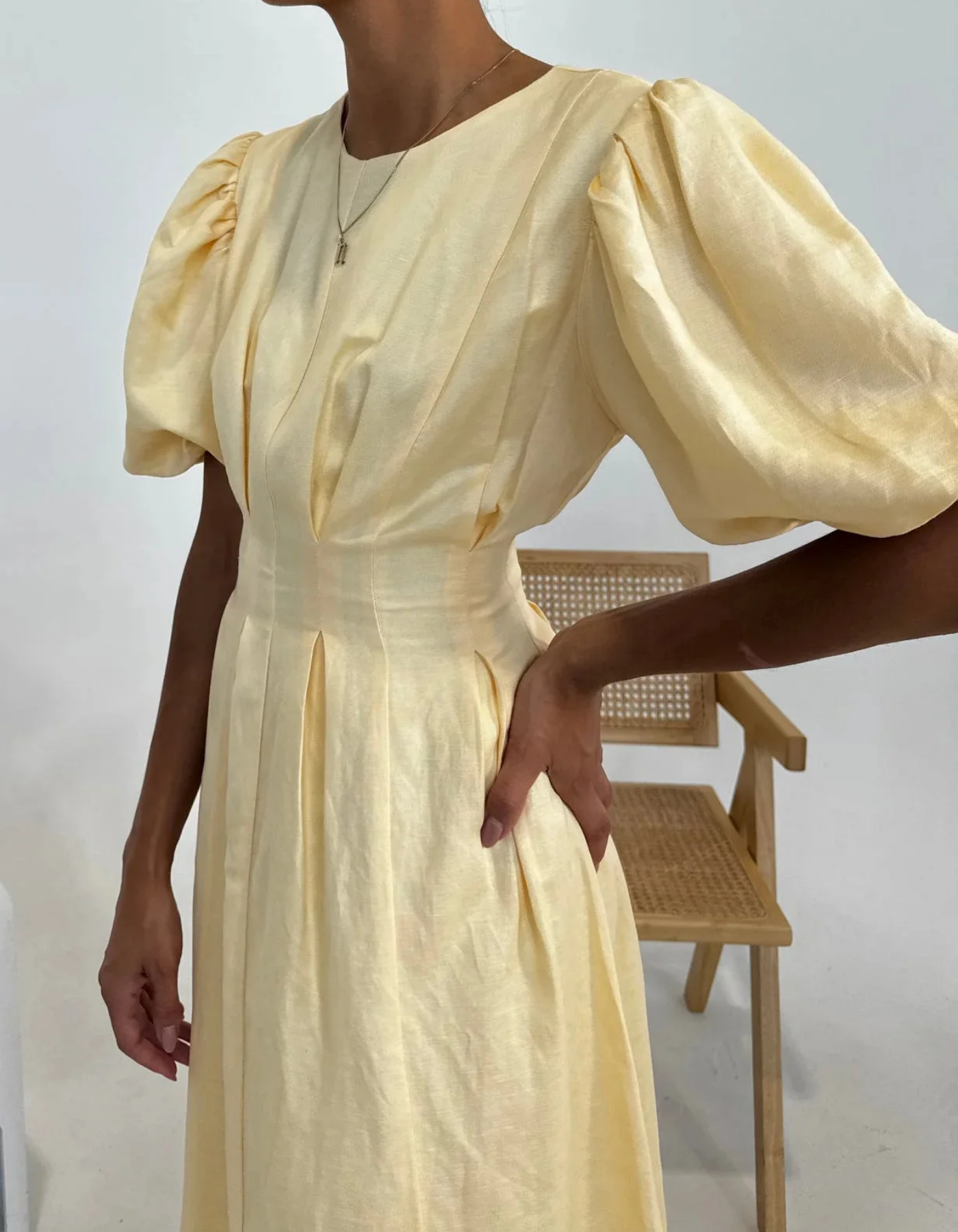 Claire – Puff sleeve design – Midi dress