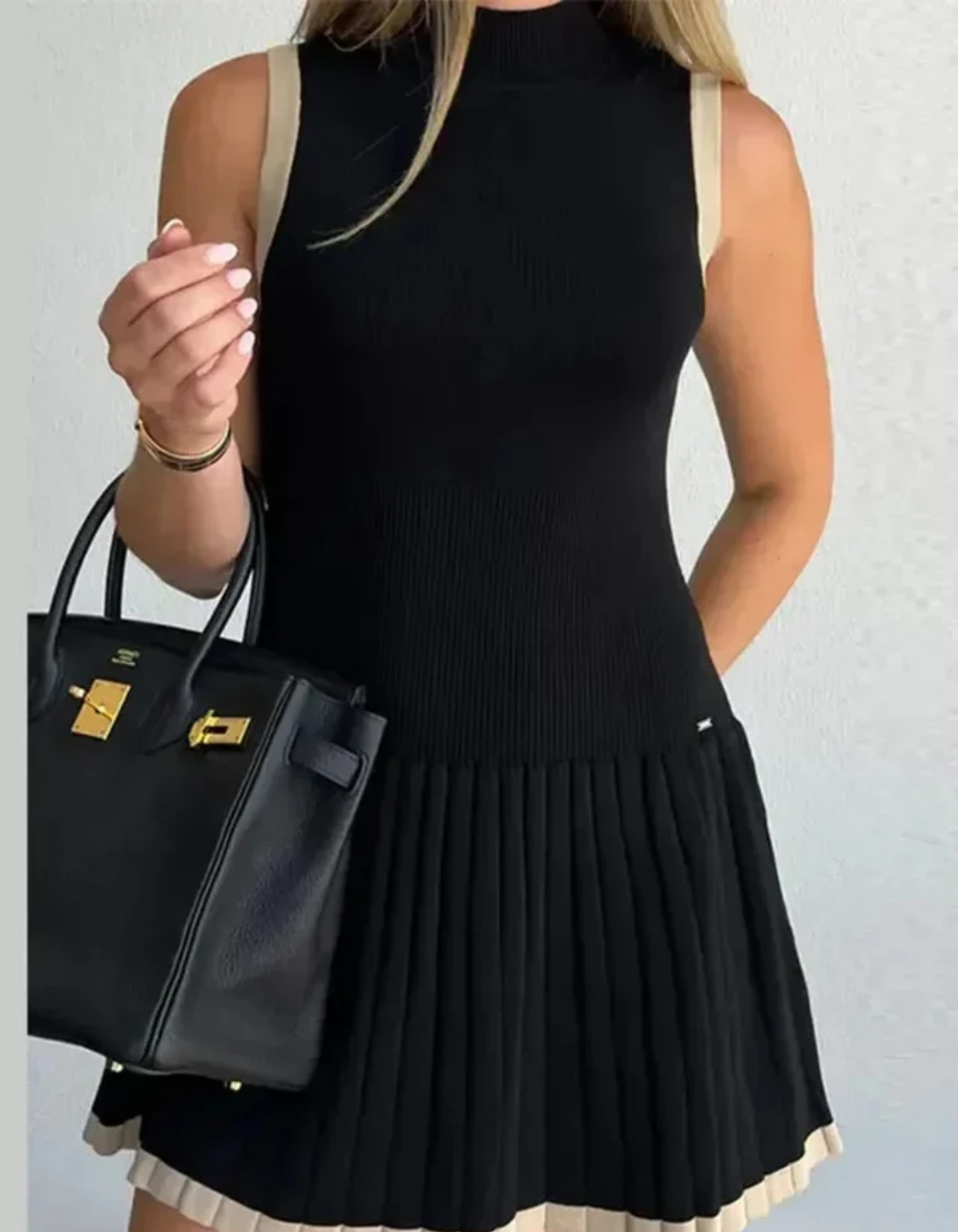 Alessia – Pleated Elegance – Sleeveless Dress