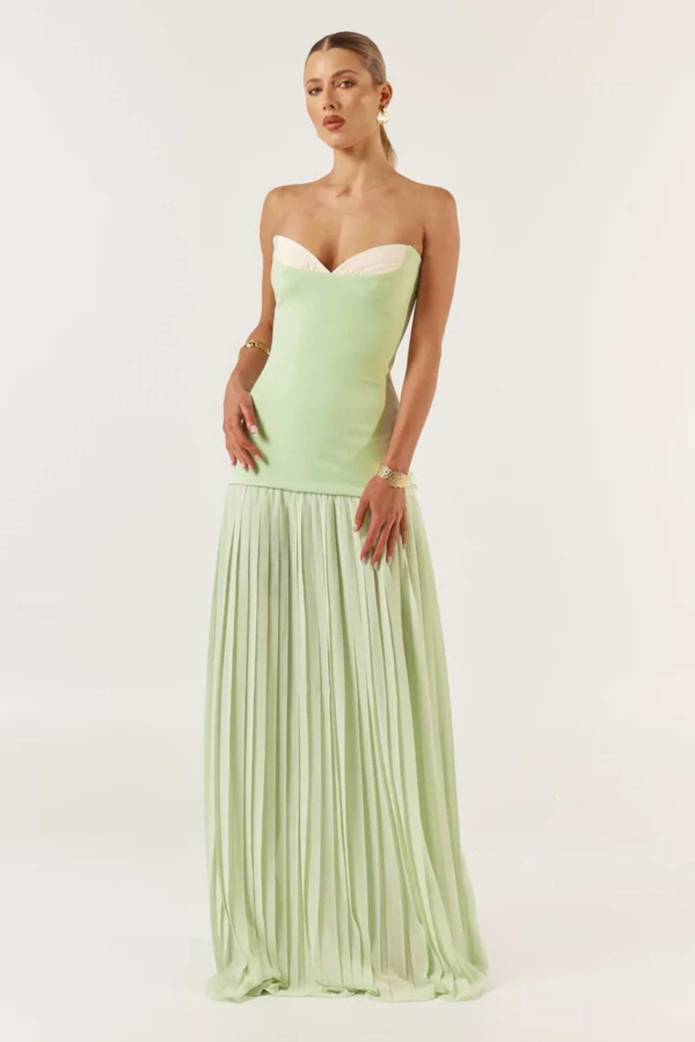 Lora – Pleated skirt design – Maxi dress