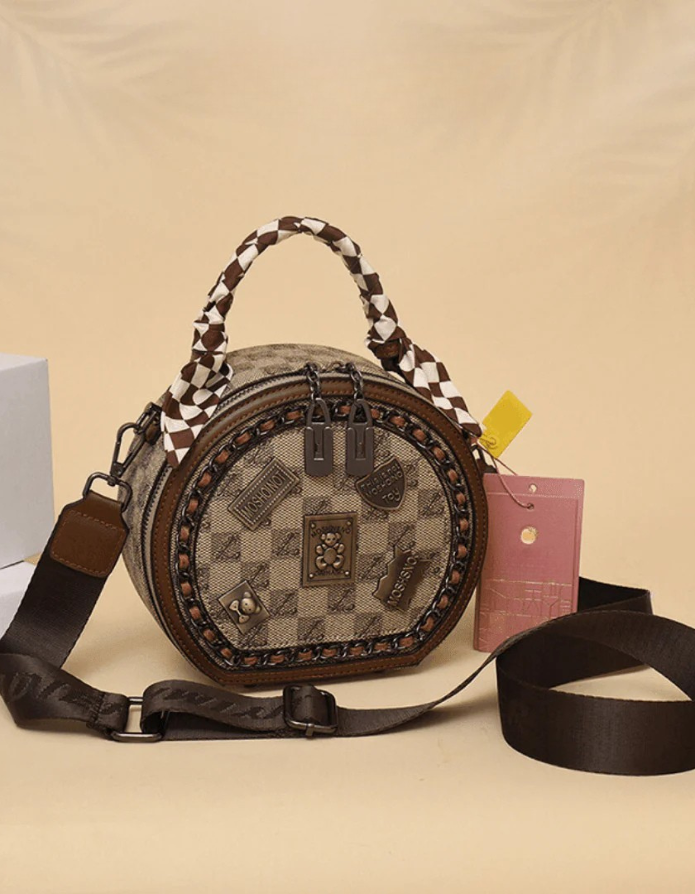 Velloire – Vintage patchwork charm – Crossbody handbag