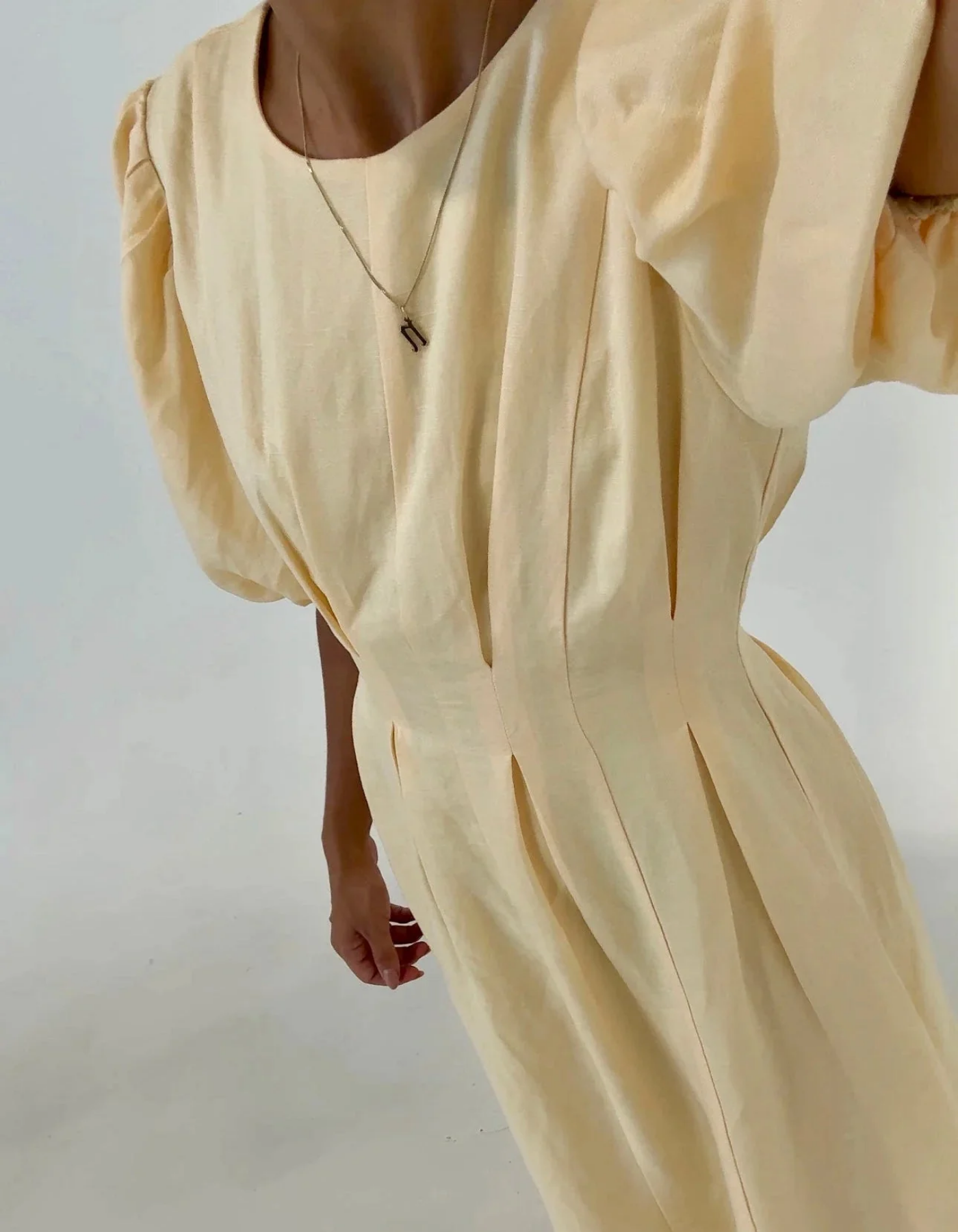 Claire – Puff sleeve design – Midi dress