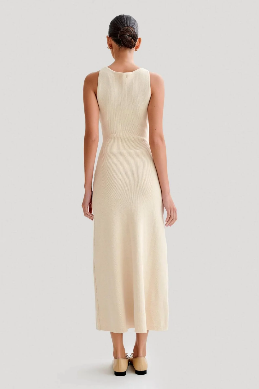 Leonna – Effortless buttoned elegance – Midi dress