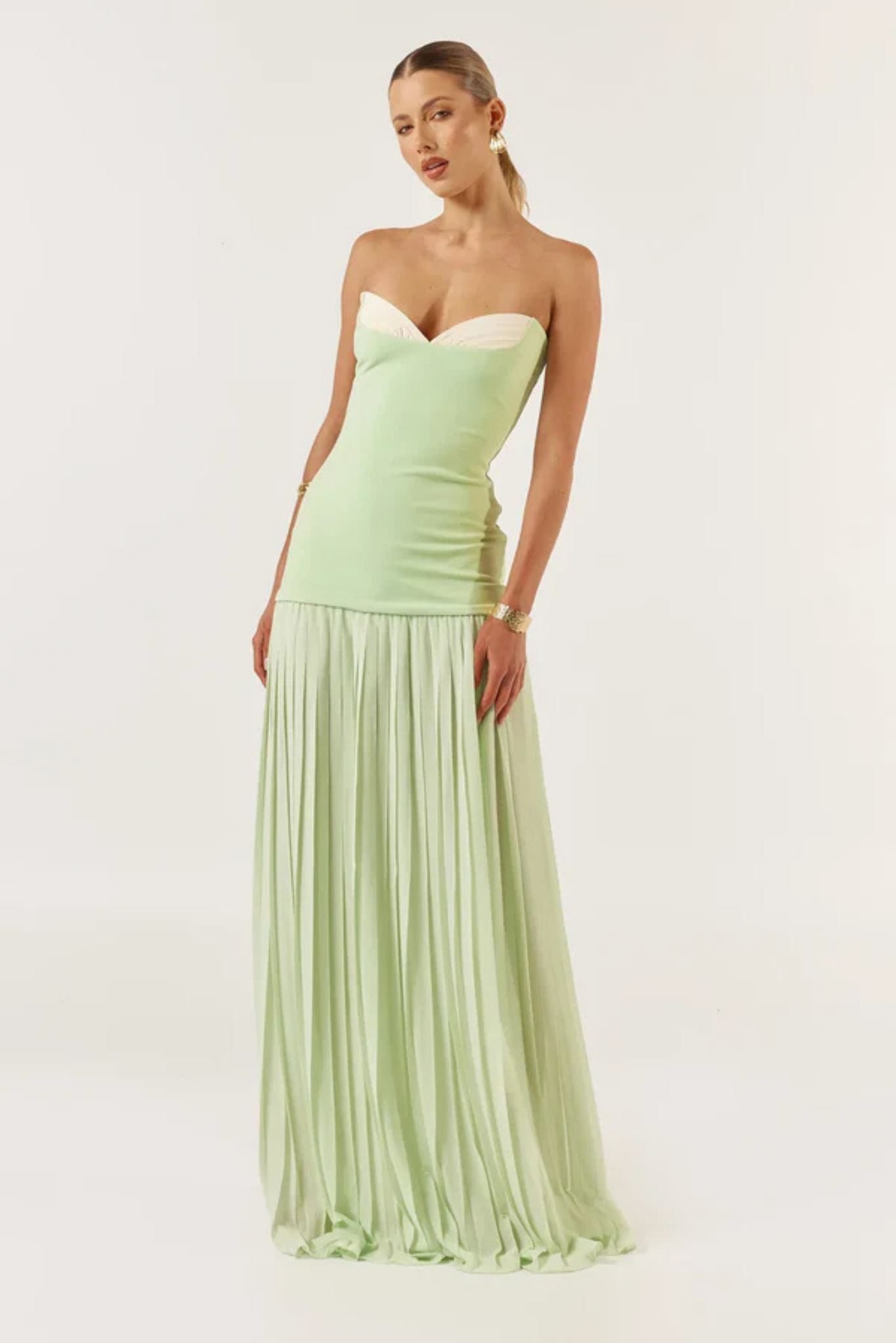 Lora – Pleated skirt design – Maxi dress