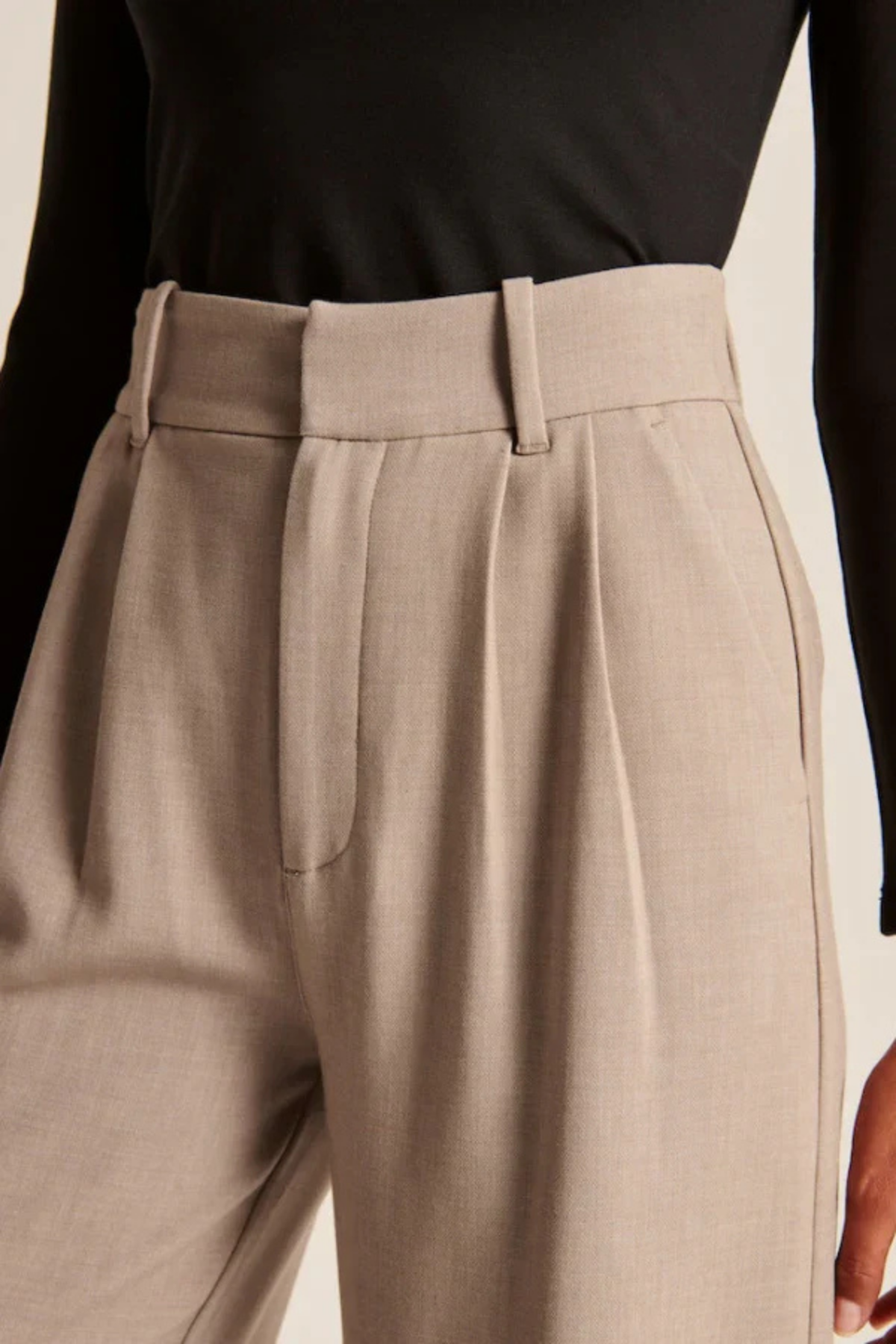 Sophia – Tailored Pleated Wide-Leg Trousers