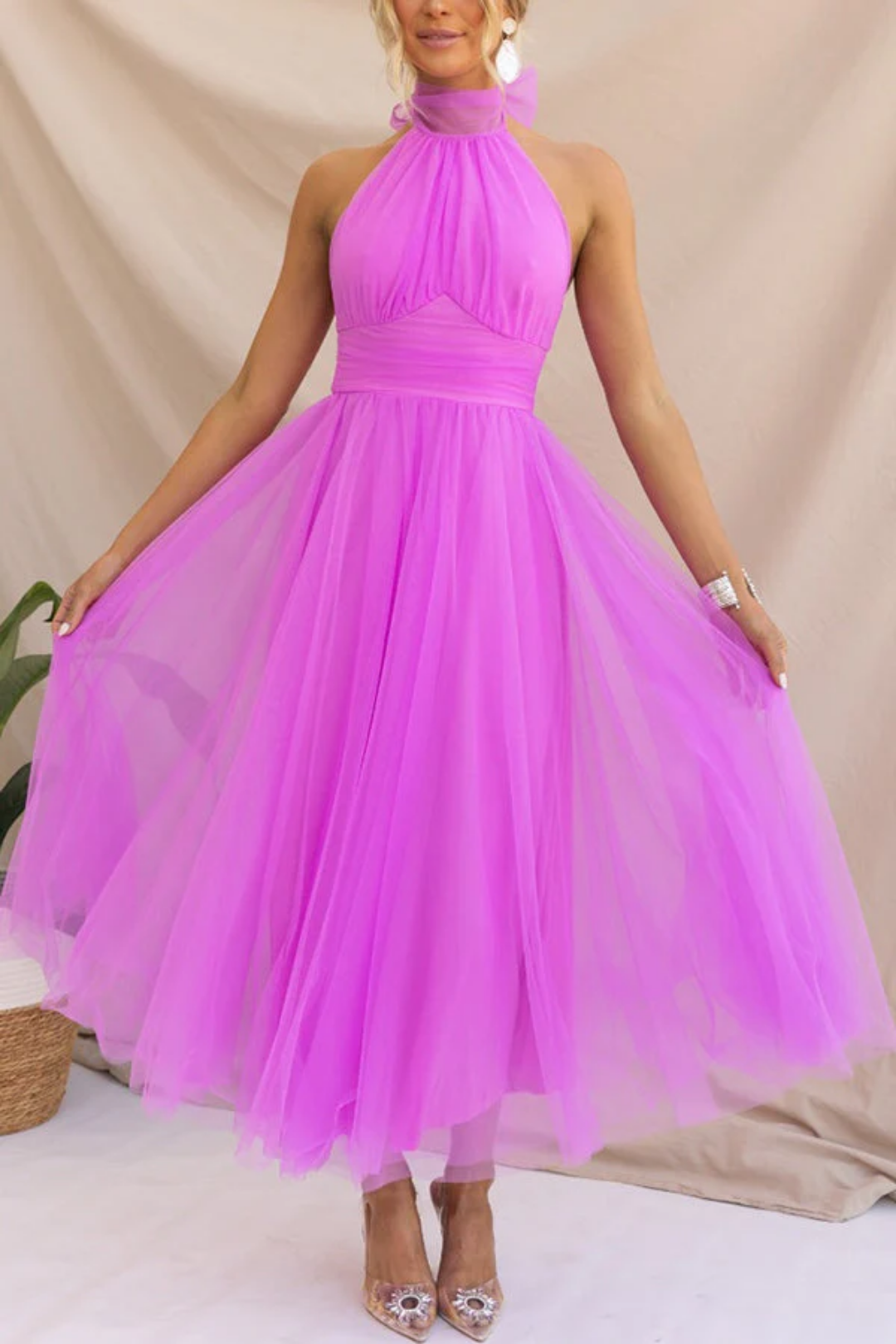 Valencienne – Halter neckline elegance – Tulle midi dress