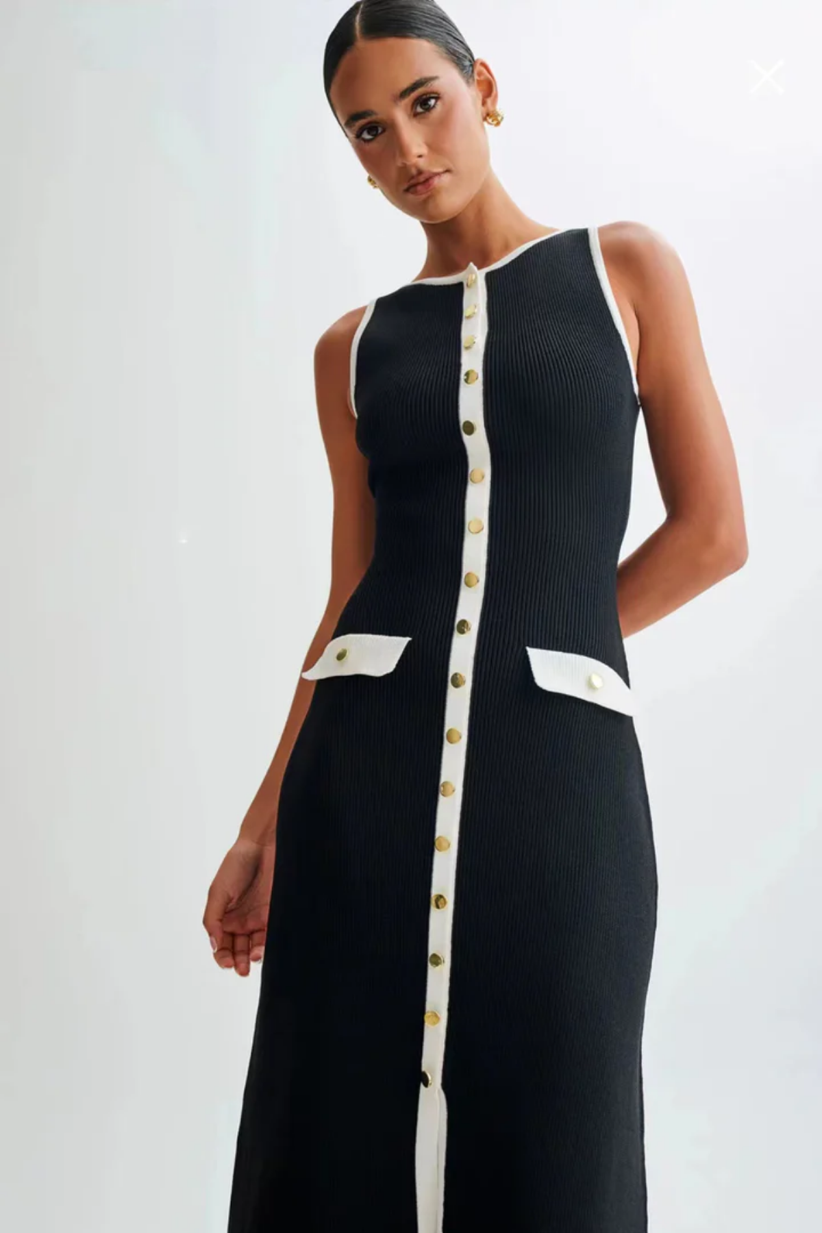 Gianna – Elegant Contrast – Ribbed Midi Dress