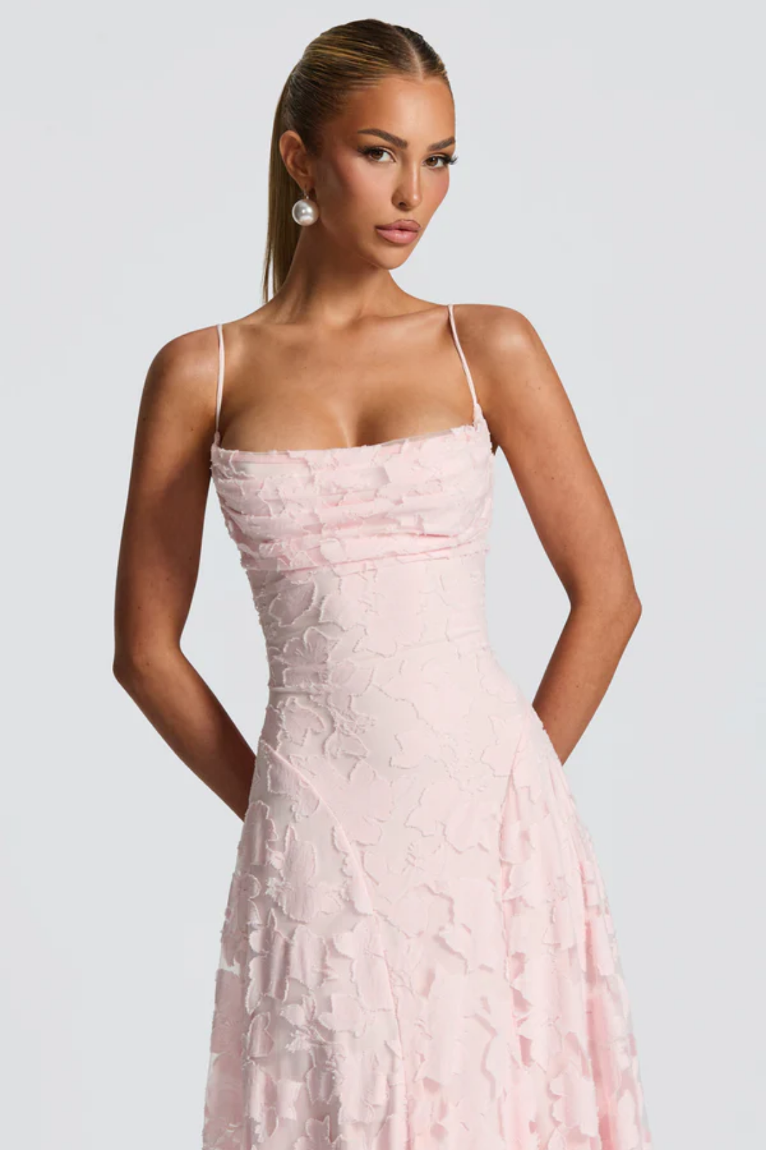 Lunariare – Floral lace elegance – Maxi dress
