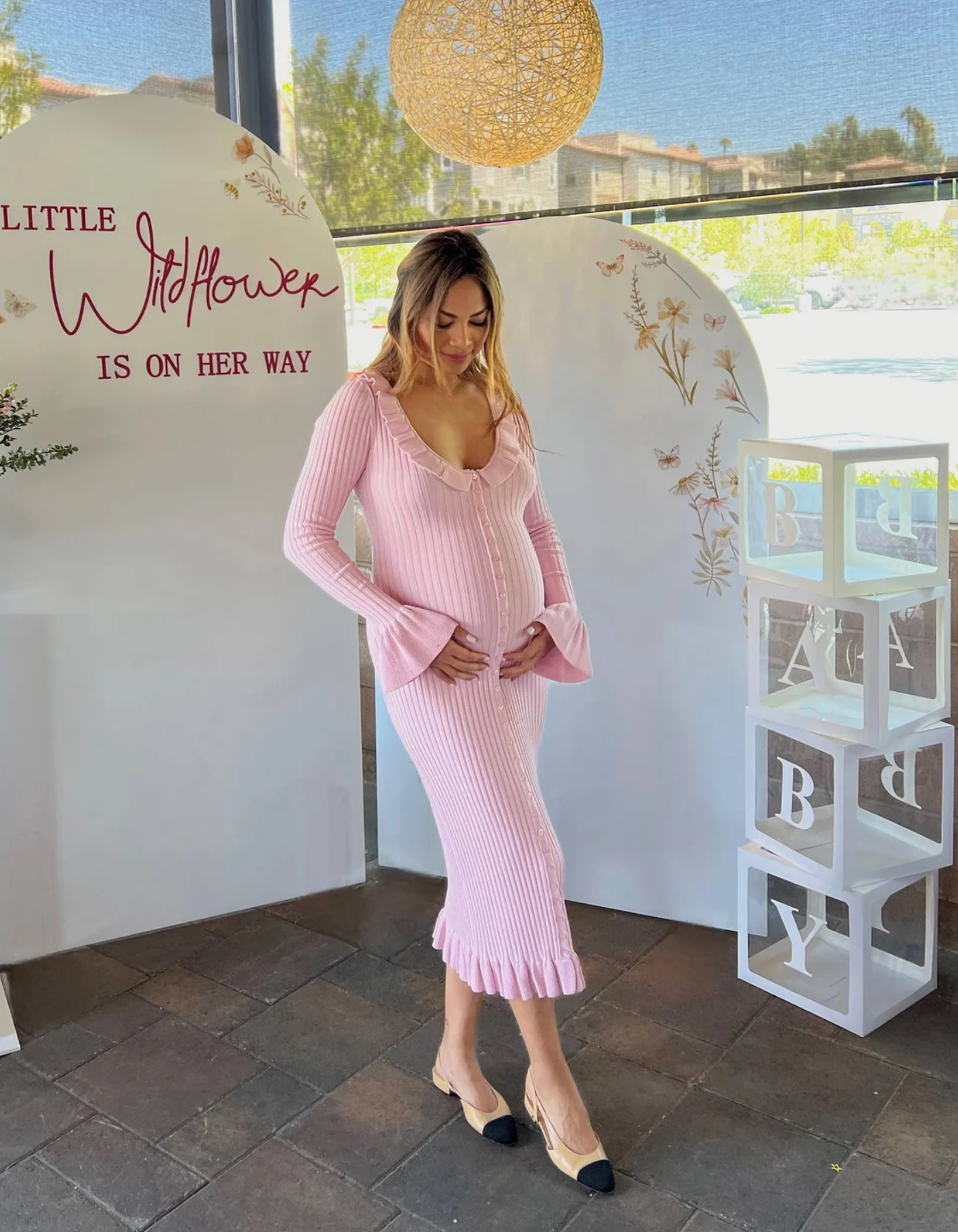 Eveline – Ruffled detail – Maternity dress