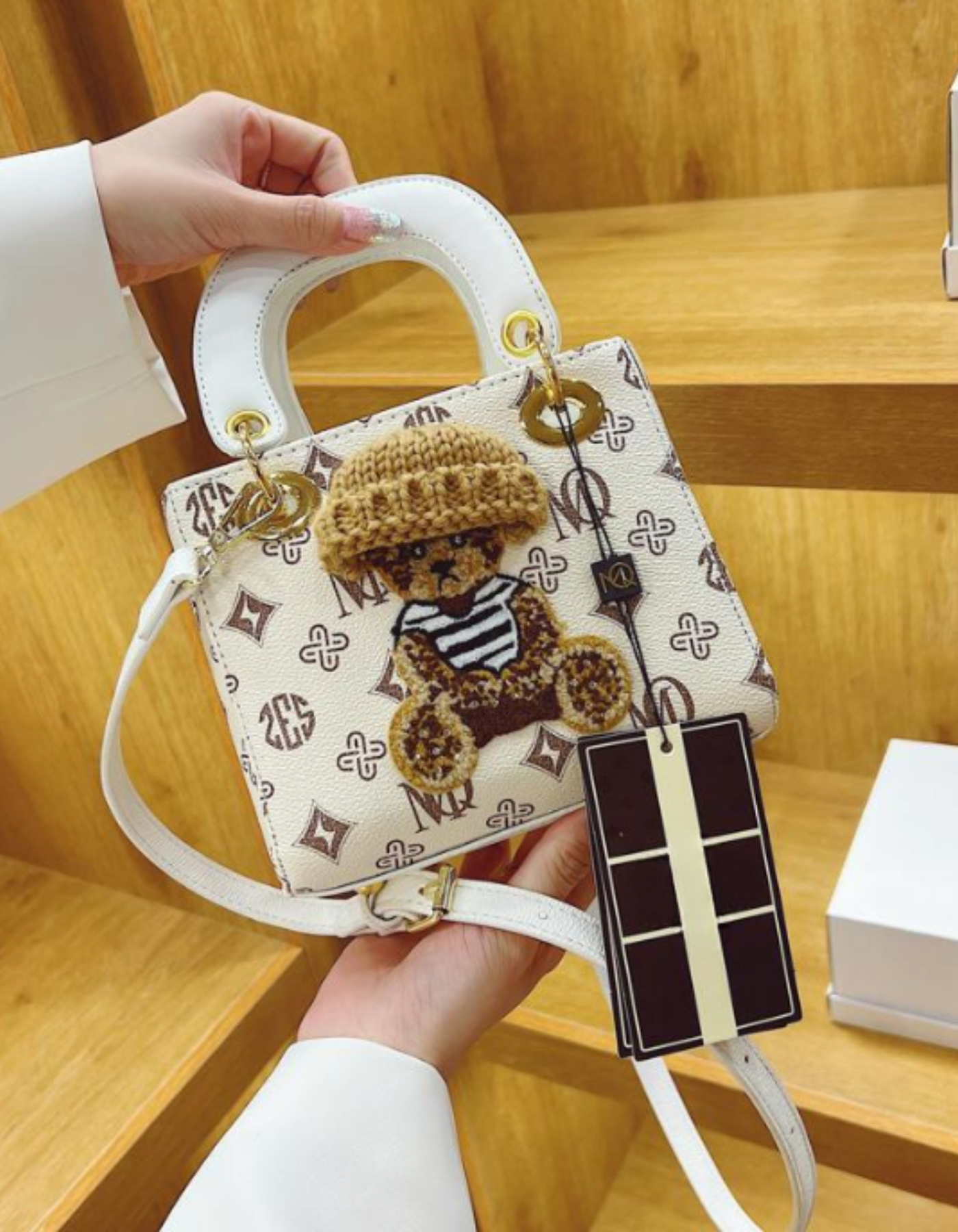 Chérieval – Knitted bear accent – Crossbody handbag