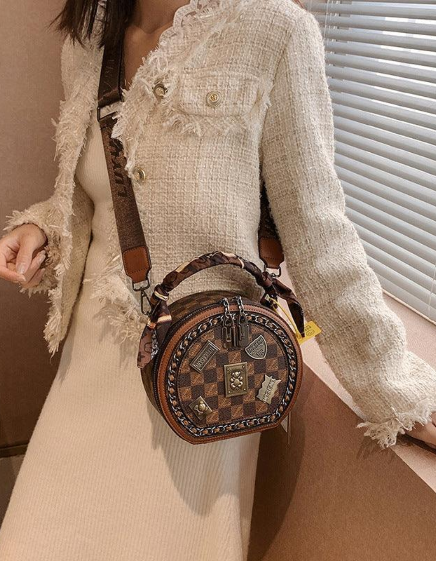 Velloire – Vintage patchwork charm – Crossbody handbag