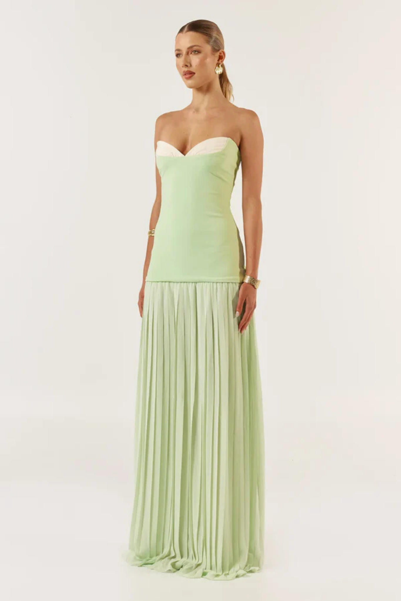 Lora – Pleated skirt design – Maxi dress
