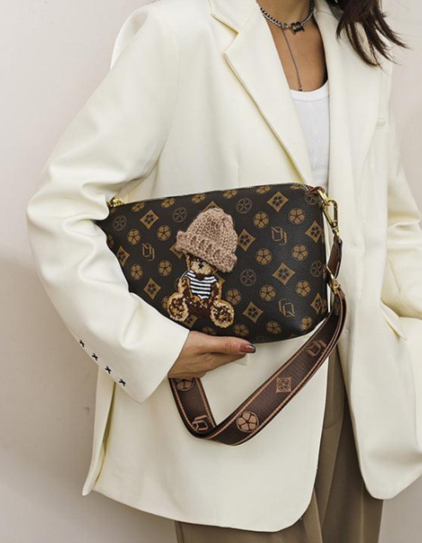 Berenza – Knitted bear accent – Crossbody bag
