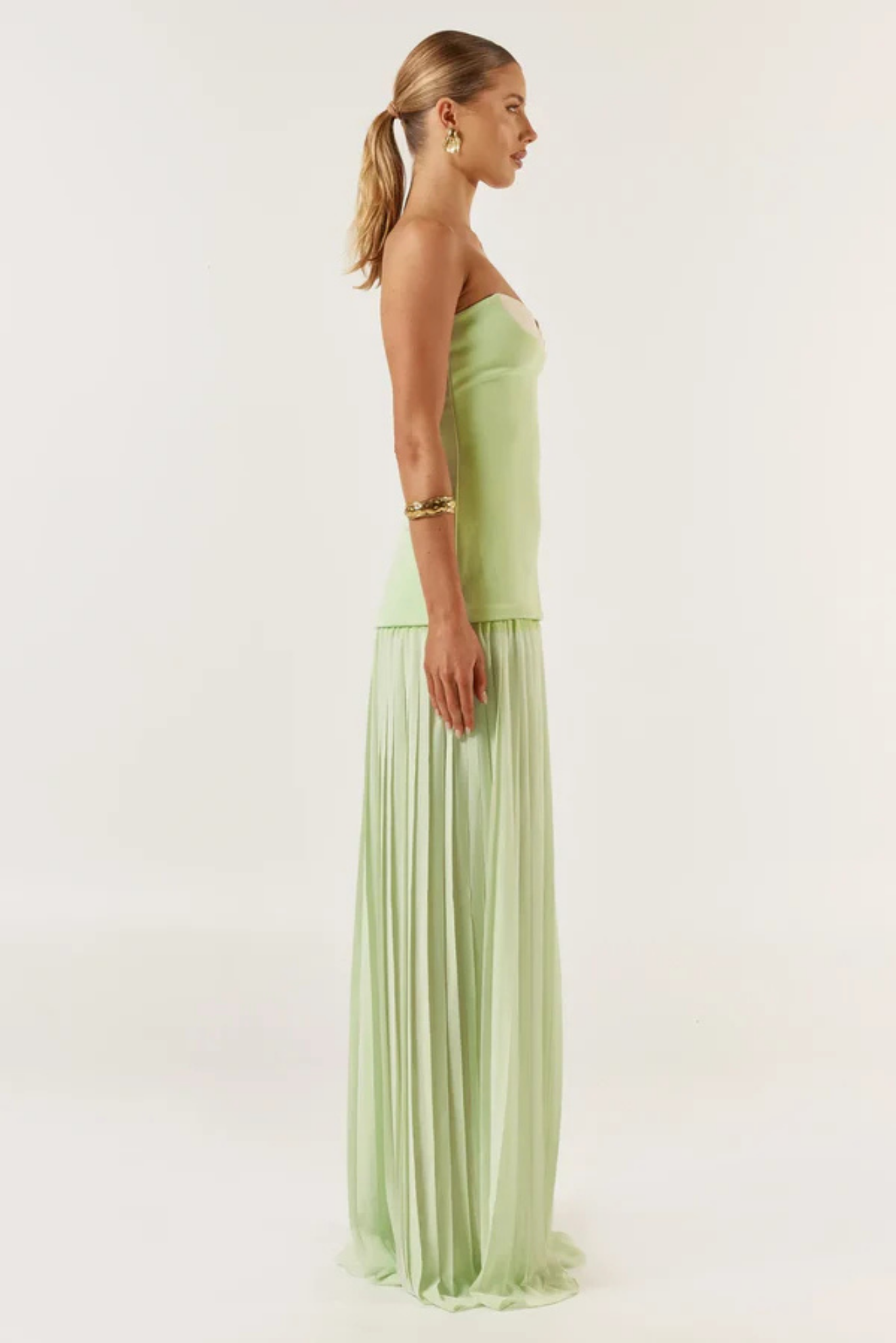 Lora – Pleated skirt design – Maxi dress