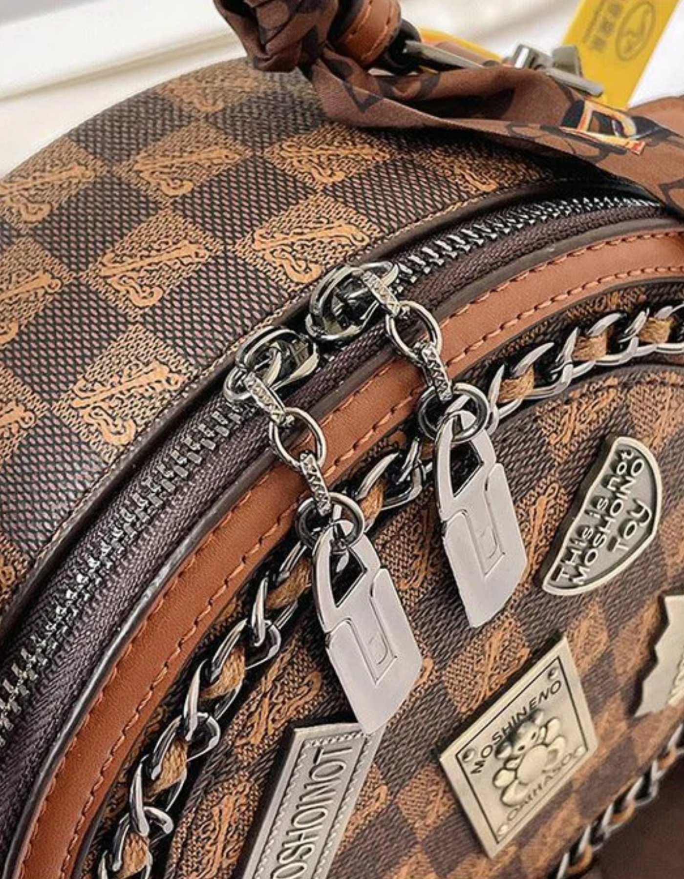 Velloire – Vintage patchwork charm – Crossbody handbag