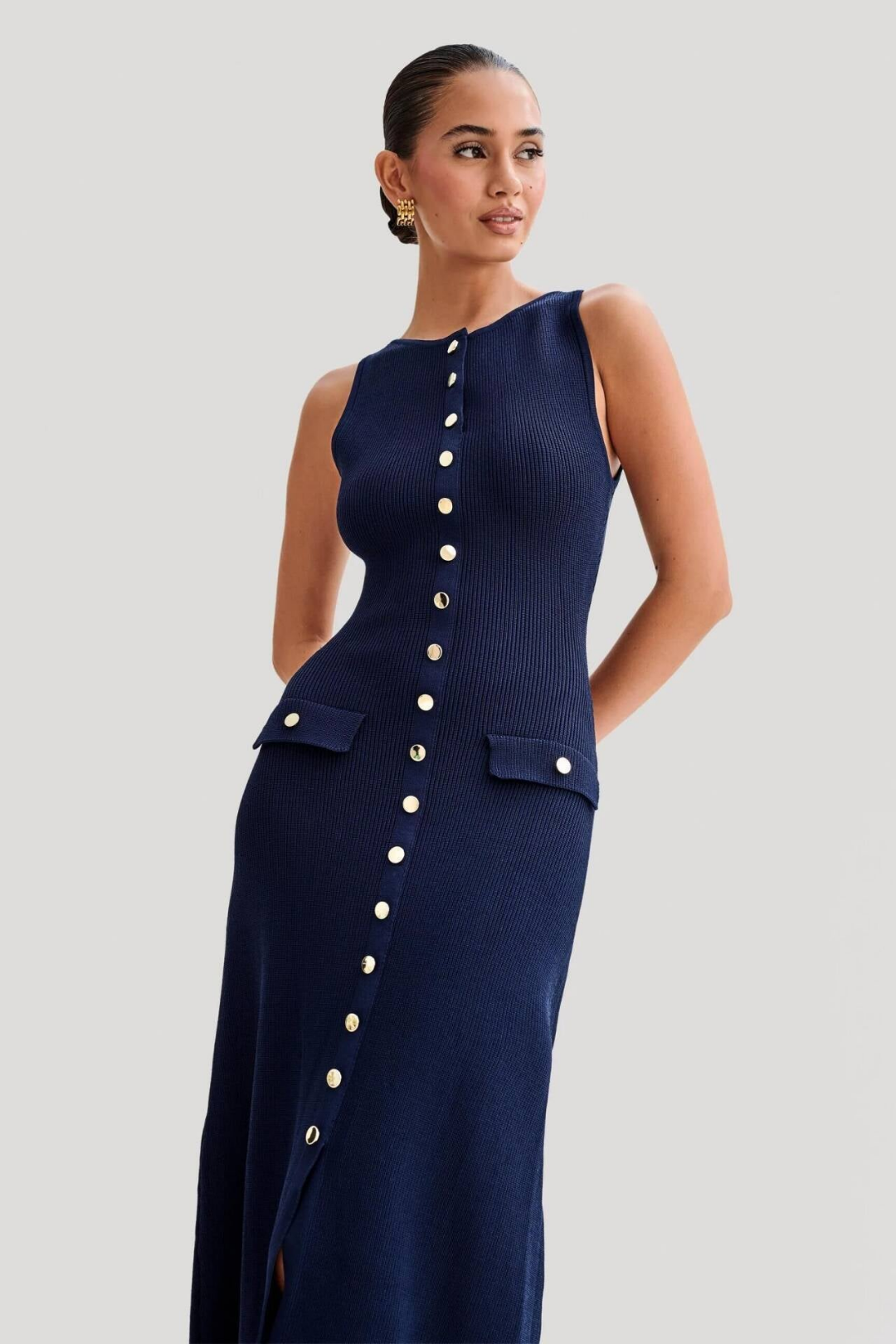 Leonna – Effortless buttoned elegance – Midi dress