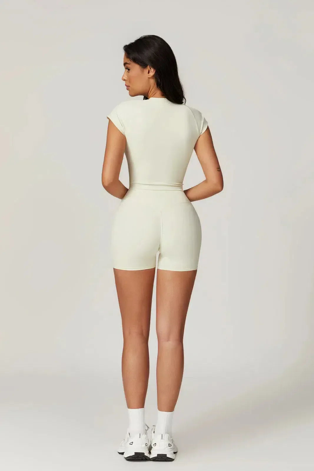 Kaimana – Cropped fit – Top & shorts set-10174860427591-Ivory Ombre