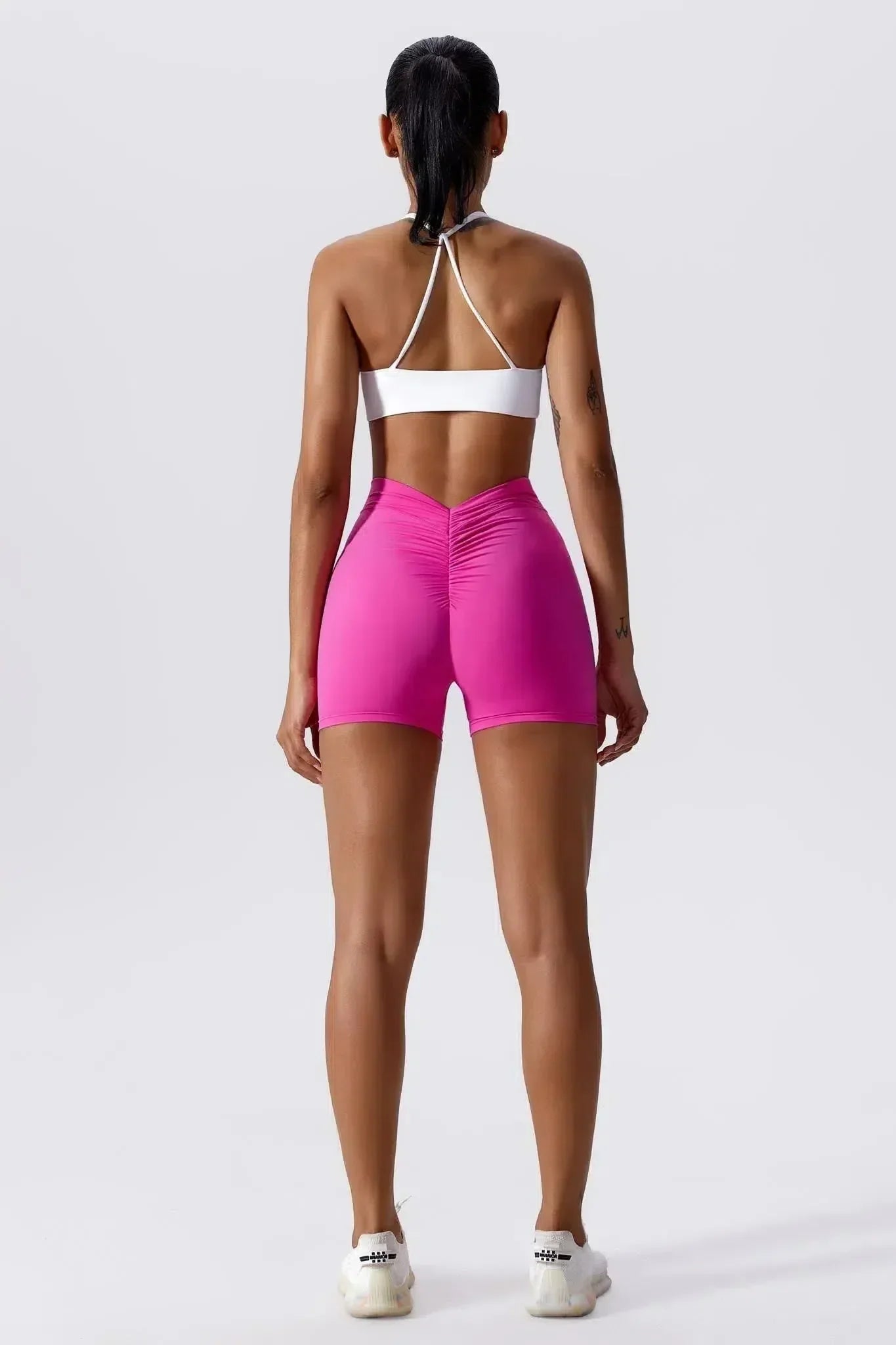Leira – V-shaped waistband – Activewear shorts-10174784602439-Ivory Ombre