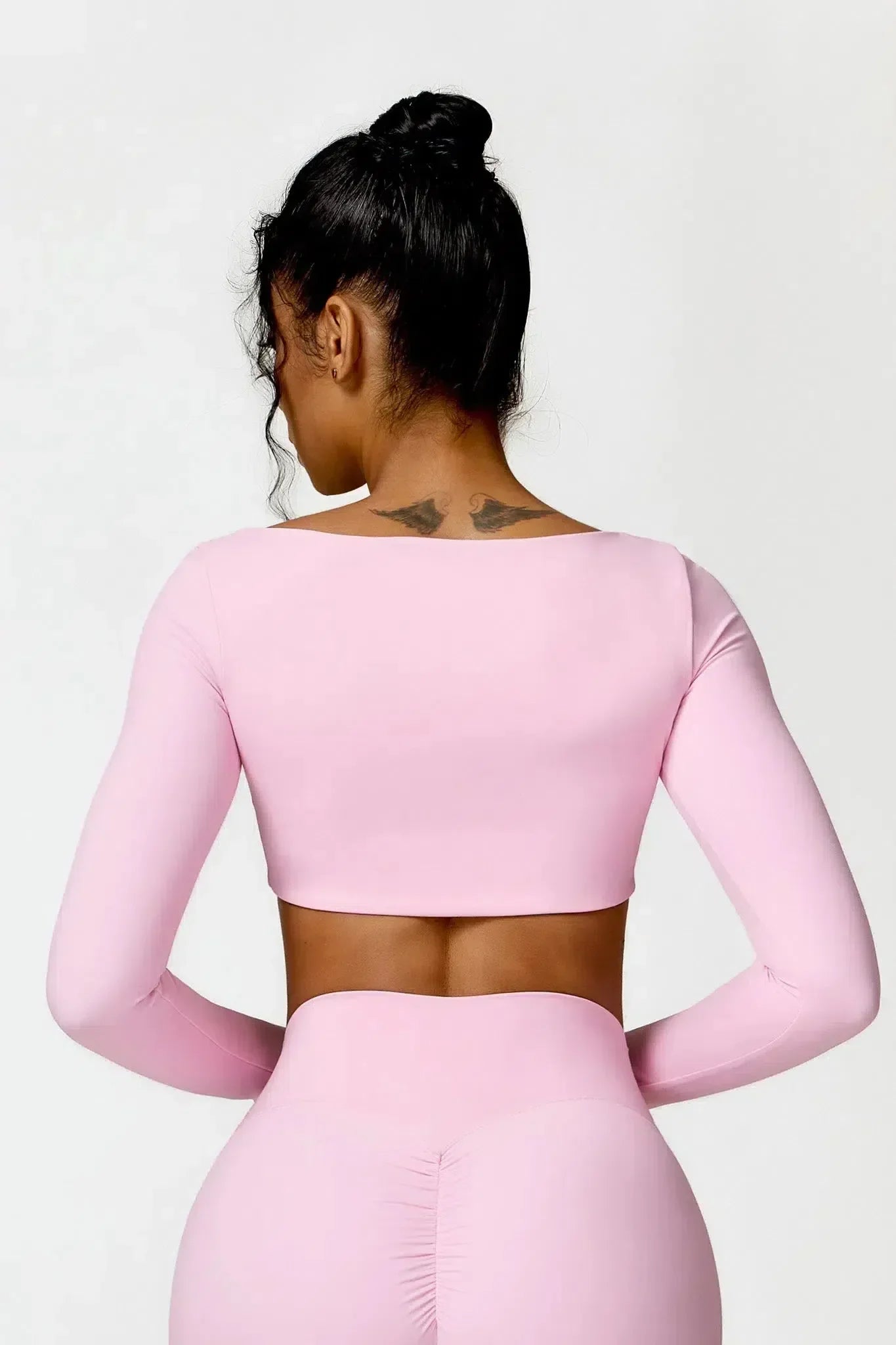 Niamh – U-neckline – Long-sleeve fitness crop top-10174780735815-Ivory Ombre