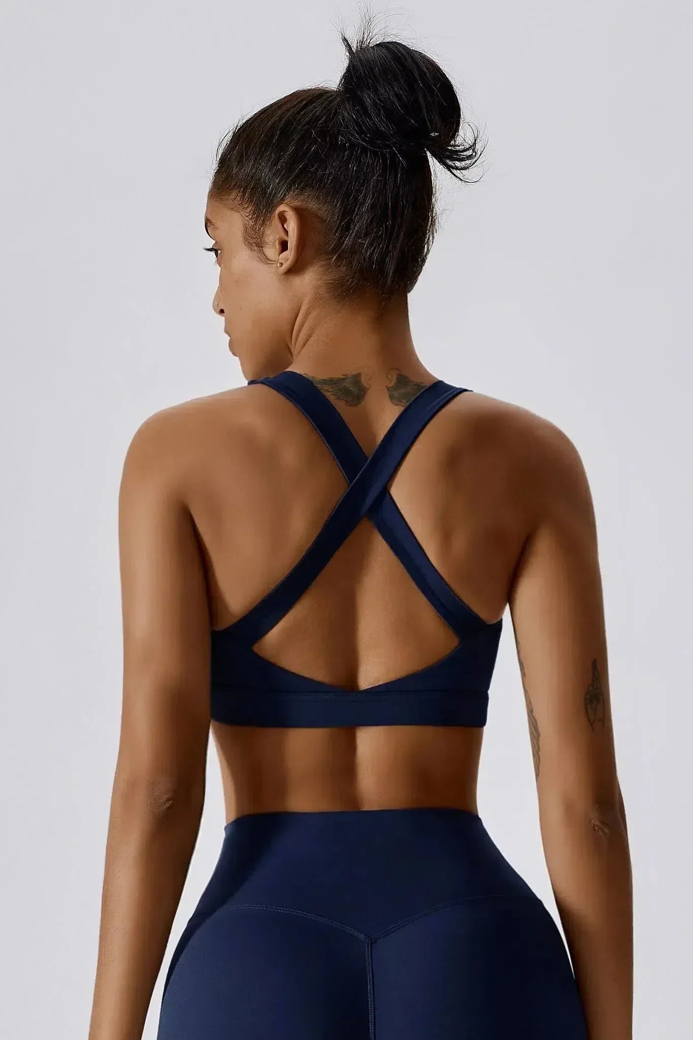 Salvatrice – 3-piece set – Sculpting activewear-10174787748167-Ivory Ombre