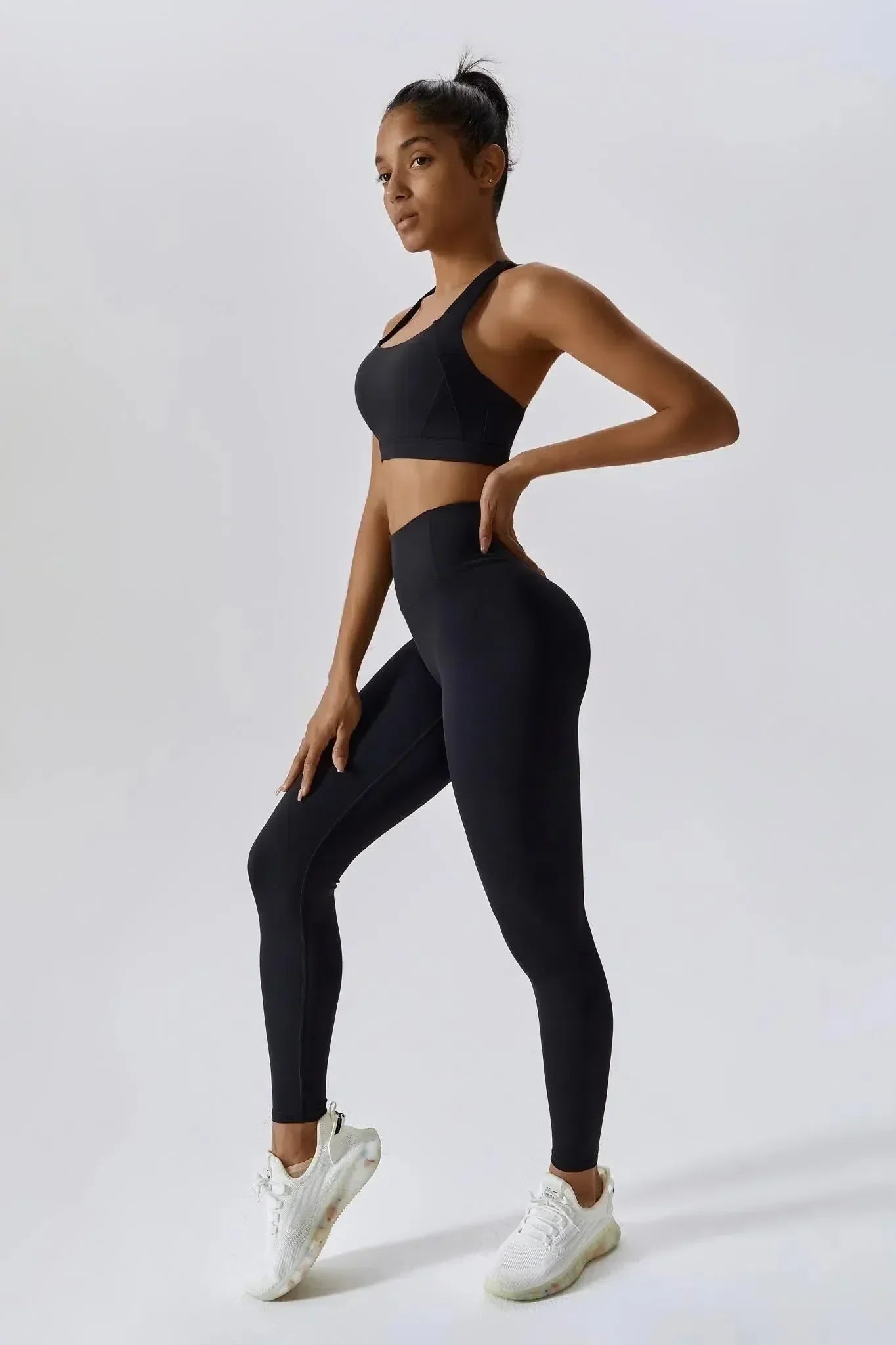 Salvatrice – 3-piece set – Sculpting activewear-10174787748167-Ivory Ombre