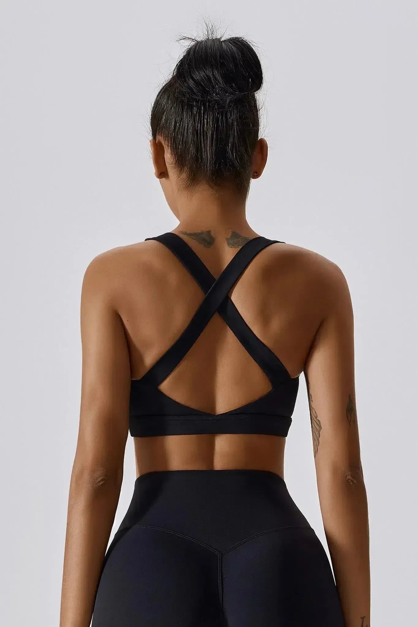 Salvatrice – 3-piece set – Sculpting activewear-10174787748167-Ivory Ombre